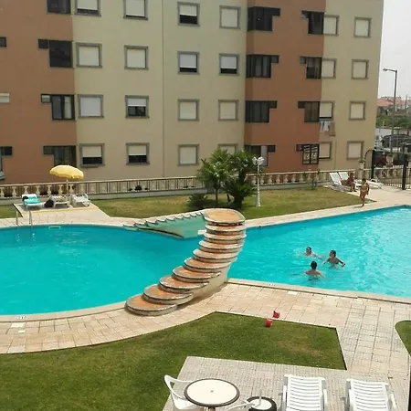 Bright Charneca, Pool Apartment
