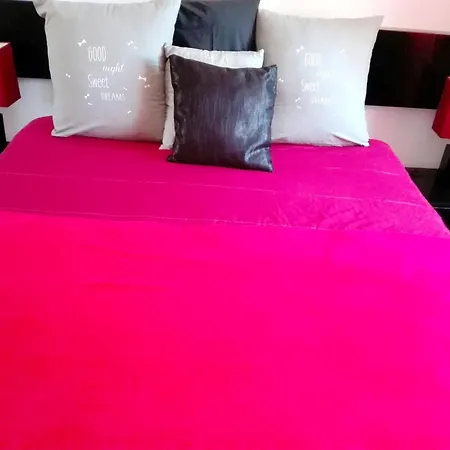 Bright Charneca, Pool Apartment *