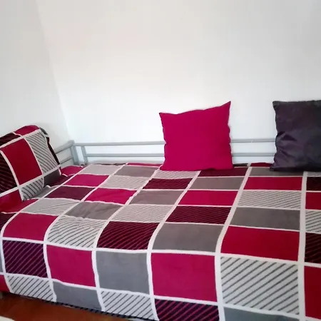 Apartment Bright Charneca, Pool