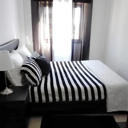 Apartment Bright Charneca, Pool *